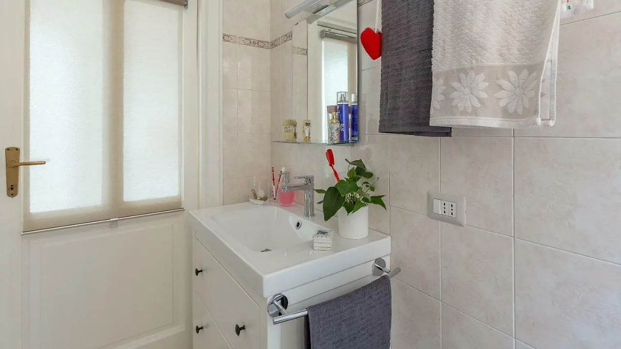Apartment Tailors' Home Sempione - 2 Bedrooms Milan